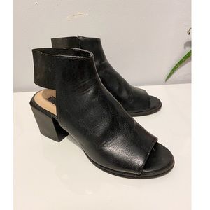 Simple Black Peep Toe